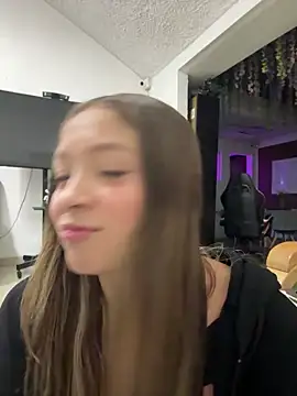 Victoria Adams14 online show from December 19, 3:10 am