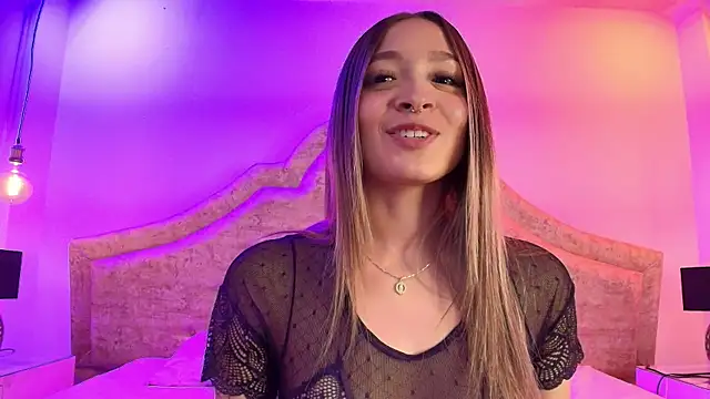 Victoria Adams14 online show from April 6, 3:35 am