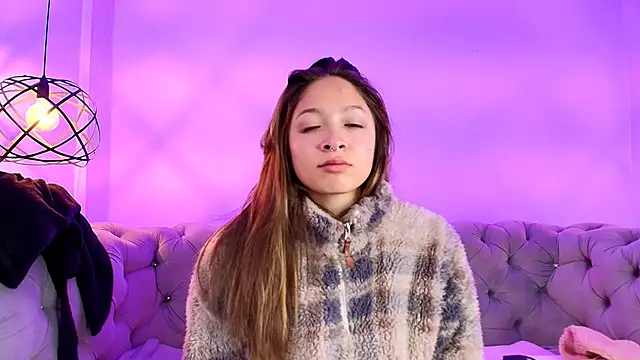 Victoria Adams14 online show from March 16, 11:27 am