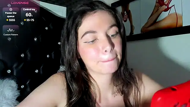Snapshot of diana_queen_ chatting on February 27, 12:14 am diana queen online show from February 27, 12:14 am
