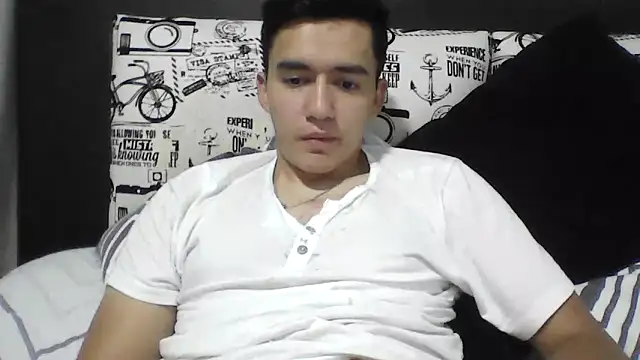 Snapshot of Estebitan_vm chatting on March 1, 3:32 am Estebitan vm online show from March 1, 3:32 am