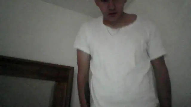 Snapshot of Estebitan_vm chatting on October 3, 2:51 pm Estebitan vm online show from October 3, 2:51 pm