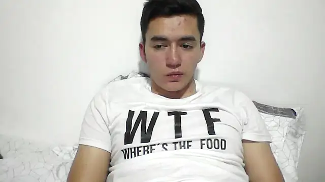 Snapshot of Estebitan_vm chatting on October 7, 4:02 am Estebitan vm online show from October 7, 4:02 am