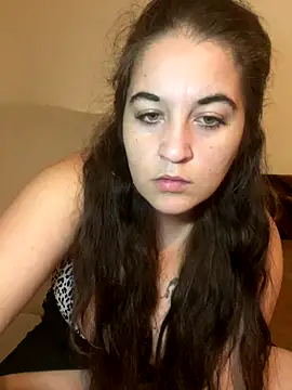 yzabell18 online show from December 15, 7:31 pm