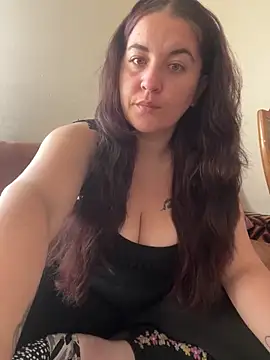 yzabell18 online show from April 5, 10:55 am