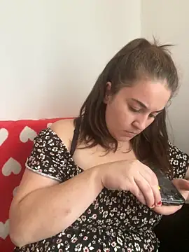 yzabell18 online show from November 23, 12:59 pm