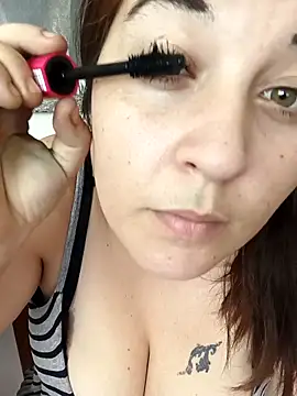 yzabell18 online show from November 20, 12:28 pm