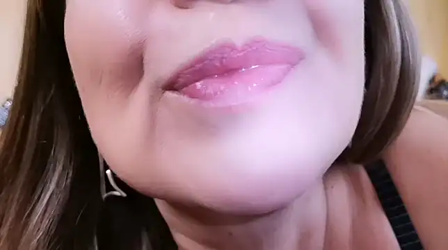 LadyAndTransy online show from April 26, 6:32 am