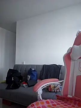 Snapshot of azumiichan chatting on October 18, 1:24 pm azumiichan online show from October 18, 1:24 pm