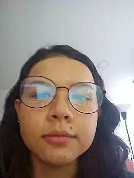 azumiichan online show from January 7, 2:00 pm