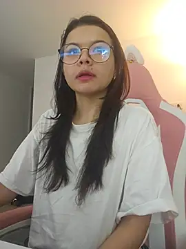 Snapshot of azumiichan chatting on July 9, 12:00 am azumiichan online show from July 9, 12:00 am