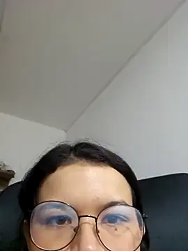 azumiichan online show from February 6, 3:35 am