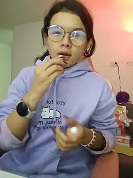 azumiichan online show from March 19, 12:10 am