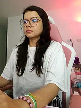 azumiichan online show from March 5, 12:40 am