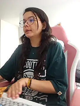 Snapshot of azumiichan chatting on September 15, 9:37 pm azumiichan online show from September 15, 9:37 pm