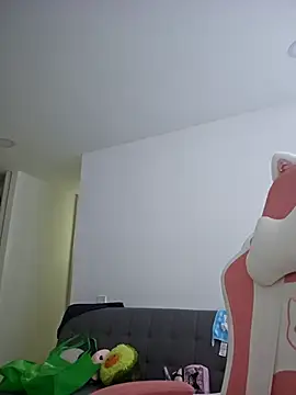 Snapshot of azumiichan chatting on November 8, 1:25 pm azumiichan online show from November 8, 1:25 pm