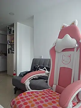 Snapshot of azumiichan chatting on October 3, 3:57 pm azumiichan online show from October 3, 3:57 pm