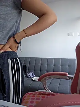 Snapshot of azumiichan chatting on October 9, 1:11 pm azumiichan online show from October 9, 1:11 pm