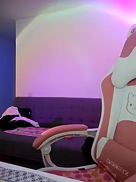 Snapshot of azumiichan chatting on October 14, 11:58 pm azumiichan online show from October 14, 11:58 pm