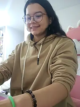 Snapshot of azumiichan chatting on October 30, 12:20 am azumiichan online show from October 30, 12:20 am