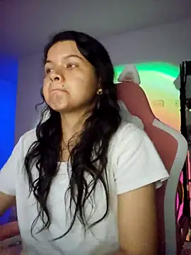 Snapshot of azumiichan chatting on February 20, 4:07 am azumiichan online show from February 20, 4:07 am