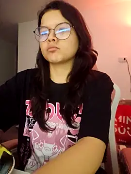 Snapshot of azumiichan chatting on December 3, 12:12 am azumiichan online show from December 3, 12:12 am