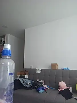 Snapshot of azumiichan chatting on December 4, 1:54 pm azumiichan online show from December 4, 1:54 pm