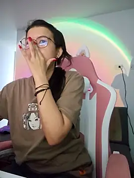 Snapshot of azumiichan chatting on October 19, 11:18 pm azumiichan online show from October 19, 11:18 pm