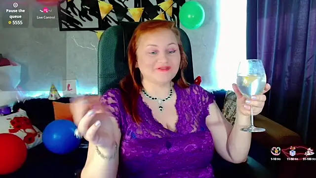 Snapshot of Nikki_March chatting on March 4, 8:35 am Nikki March online show from March 4, 8:35 am