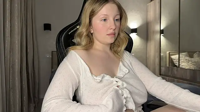 x ivy x online show from December 17, 3:27 pm