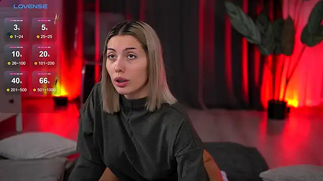 AudreyZanne online show from December 15, 8:20 am