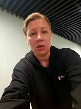 zarina3003 online show from April 13, 11:20 pm