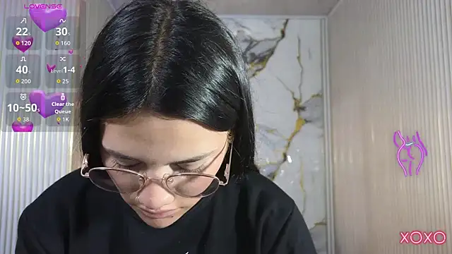 Chiara tay online show from April 14, 8:25 pm
