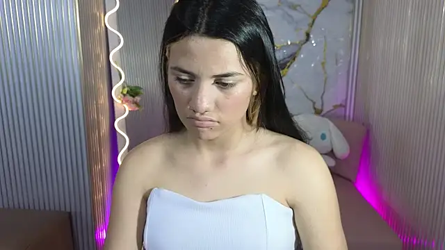 Chiara tay online show from April 13, 7:07 pm