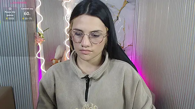 Chiara tay online show from May 8, 7:06 pm
