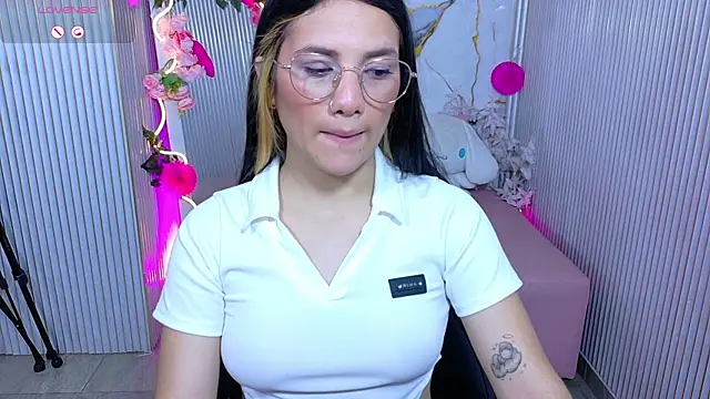 Snapshot of Chiara_tay chatting on July 6, 7:05 pm Chiara tay online show from July 6, 7:05 pm