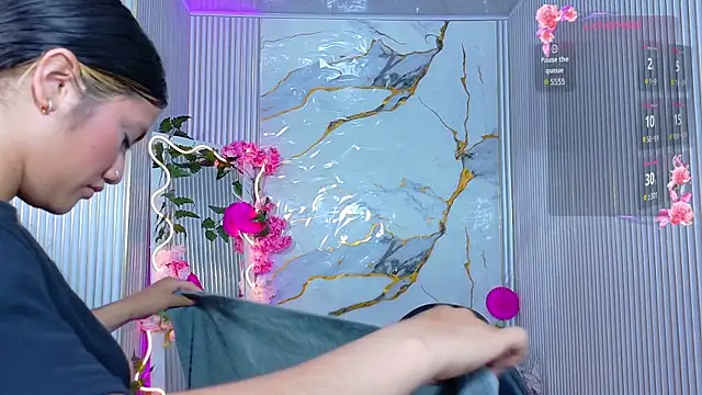 Snapshot of Chiara_tay chatting on July 4, 7:07 pm Chiara tay online show from July 4, 7:07 pm