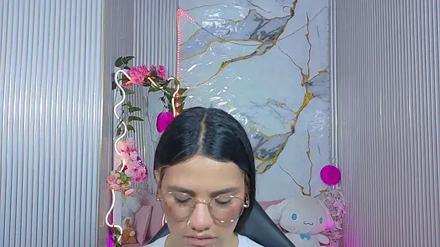 Snapshot of Chiara_tay chatting on June 9, 7:26 pm Chiara tay online show from June 9, 7:26 pm