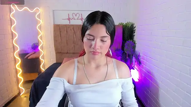 Snapshot of Chiara_tay chatting on October 2, 7:28 pm Chiara tay online show from October 2, 7:28 pm