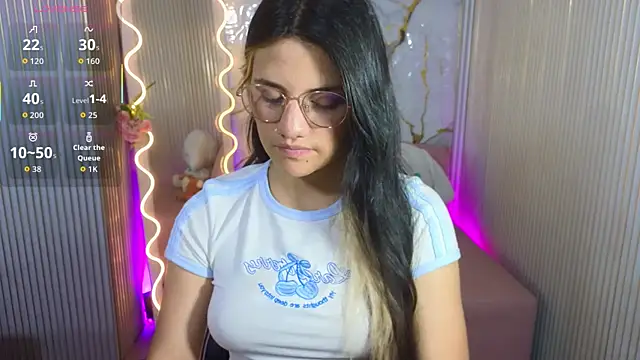 Chiara tay online show from April 17, 7:17 pm