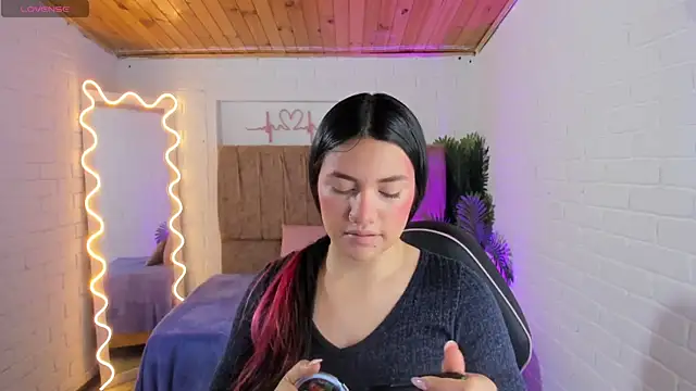Snapshot of Chiara_tay chatting on October 9, 7:25 pm Chiara tay online show from October 9, 7:25 pm