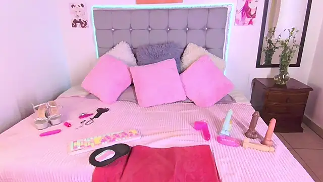 Snapshot of noa__01 chatting on February 21, 6:37 pm noa 01 online show from February 21, 6:37 pm