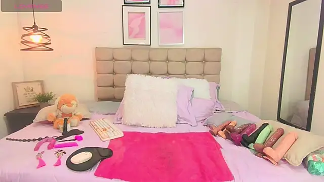 noa  01 online show from April 10, 1:51 pm