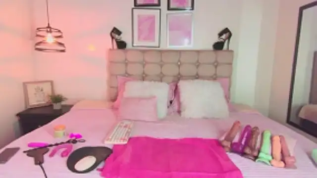 noa  01 online show from November 26, 2:06 pm