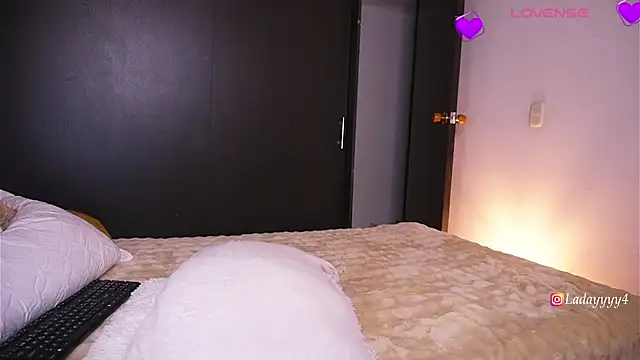 Snapshot of daycass_ chatting on December 14, 11:54 pm daycass online show from December 14, 11:54 pm