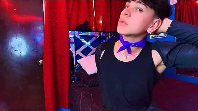 Luke Howland online show from March 25, 2:44 am