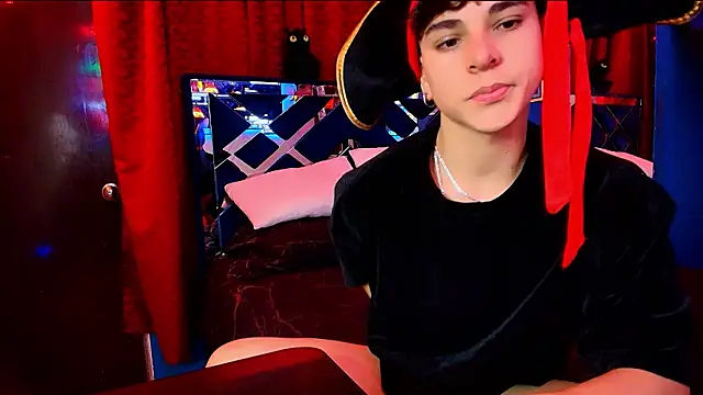 Luke Howland online show from February 4, 2:17 am