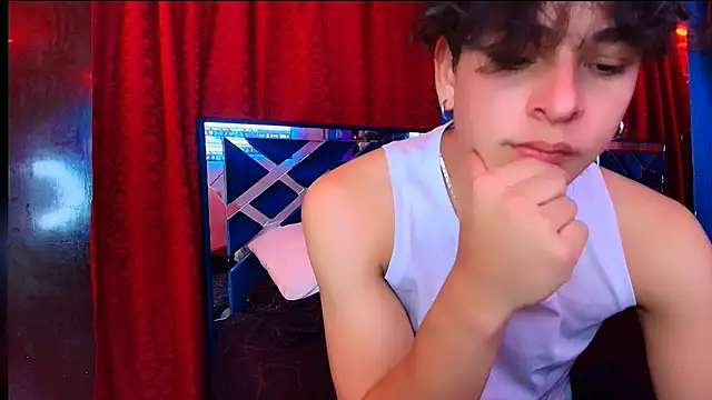 Snapshot of Luke_Howland chatting on June 16, 6:19 pm Luke Howland online show from June 16, 6:19 pm