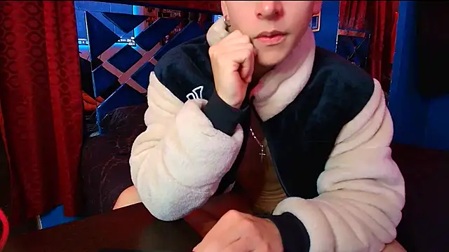 Luke Howland online show from November 6, 12:47 am