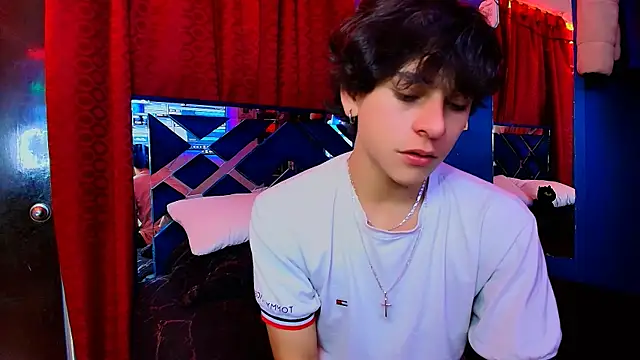 Luke Howland online show from January 17, 2:04 am